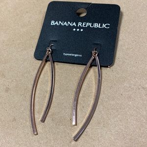 🛍 6 for $35 • NWT Banana Republic Rose Gold Asymmetrical Dangle Drop Earrings